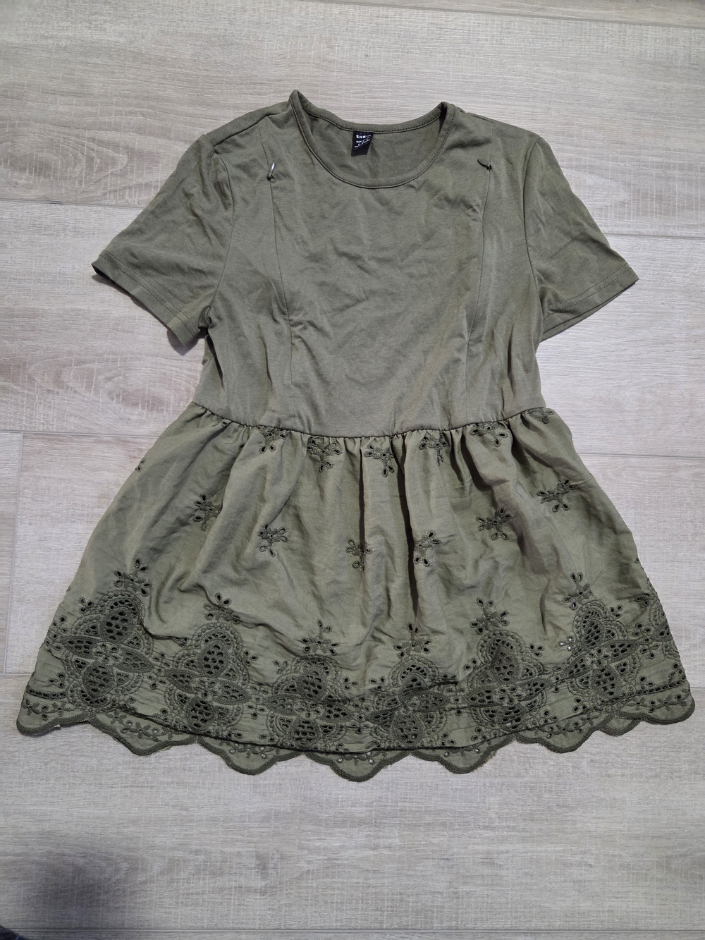 SHEIN Maternity Tip - Olive Eyelet Peplum Tunic SM